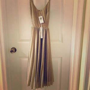 Perfect new year’s eve silver midi dress